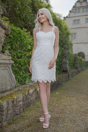 Kurzes knielanges Standesamtkleid ivory Kollektion 2020 A7210 1 bei Angelex Princess das Hochzeitshaus Brautmode Singen