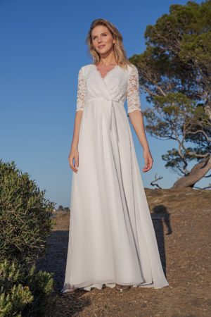 Langes Standesamtkleid ivory Kollektion 2020 A7223 3 bei Angelex Princess das Hochzeitshaus Brautmode Singen