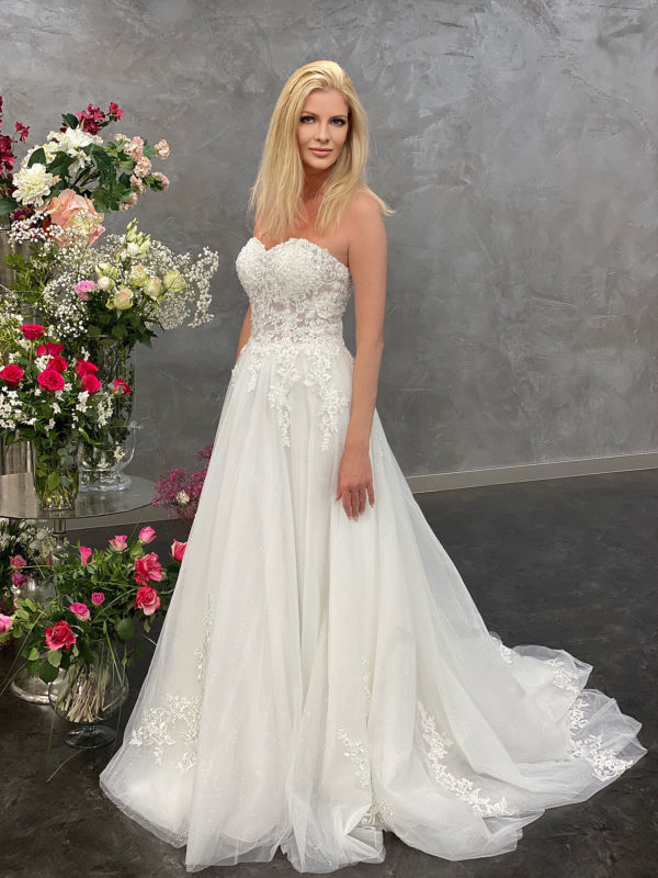 Miss Germany 2021 Brautkleid MGB63 2 Angelex Princess das Hochzeitshaus Brautmode in Singen