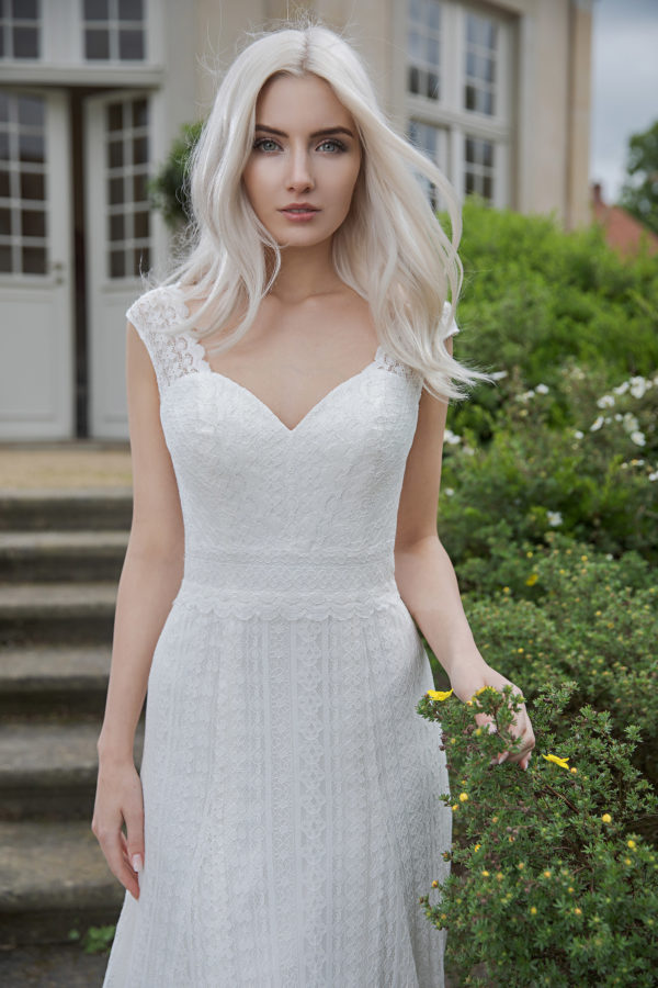 AnnAngelex Kollektion 2020 ivory Brautkleid Beata B2061 3 Angelex Princess Das Hochzeitshaus Singen