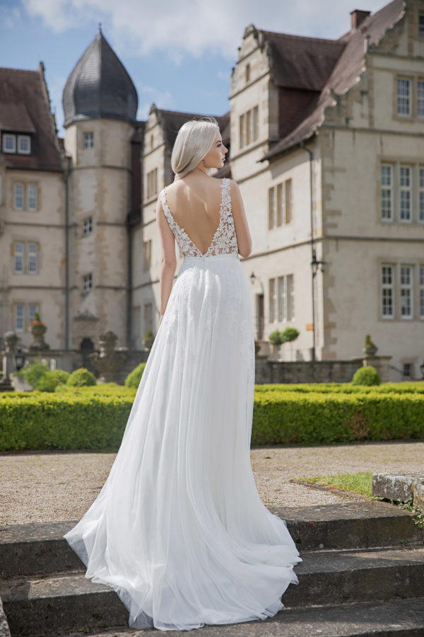 AnnAngelex Kollektion 2020 ivory Brautkleid Brenda B2068 2 Angelex Princess Das Hochzeitshaus Singen
