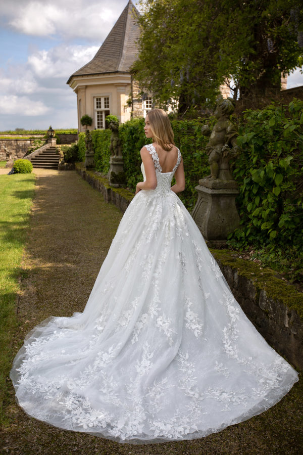 Miss Germany Kollektion 2020 ivory Brautkleid Cesarina MGB45 2 Angelex Princess Das Hochzeitshaus Singen