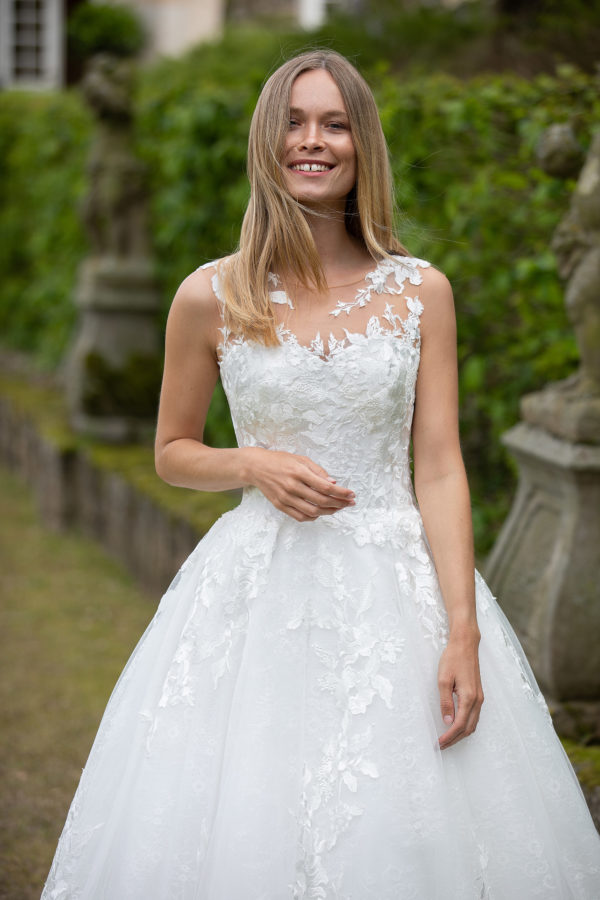 Miss Germany Kollektion 2020 ivory Brautkleid Cesarina MGB45 4 Angelex Princess Das Hochzeitshaus Singen