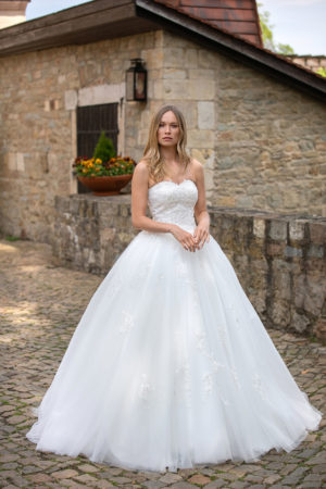Miss Germany Kollektion 2020 ivory Brautkleid Coppelia MGB50 2 Angelex Princess Das Hochzeitshaus Singen