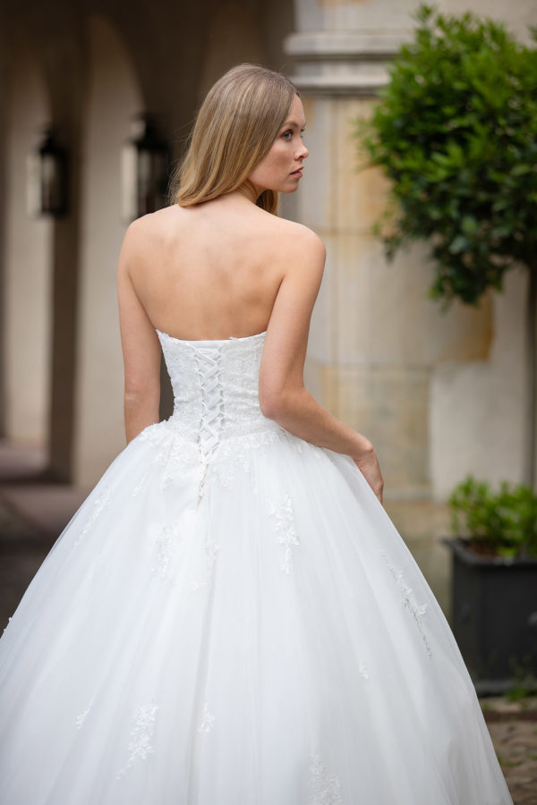 Miss Germany Kollektion 2020 ivory Brautkleid Coppelia MGB50 4 Angelex Princess Das Hochzeitshaus Singen