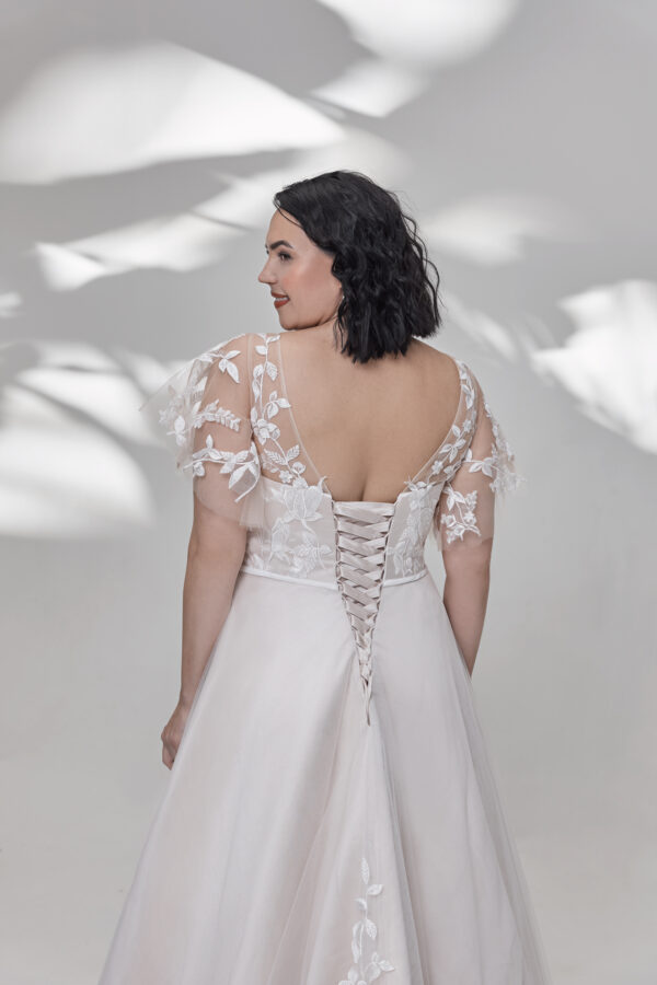 Molly Monroe by Lohrengel Kollektion 2025 Curvy Brautkleid LB534 3 Plus Size Brautkleid Angelex Princess Hochzeitshaus Brautmode Singen