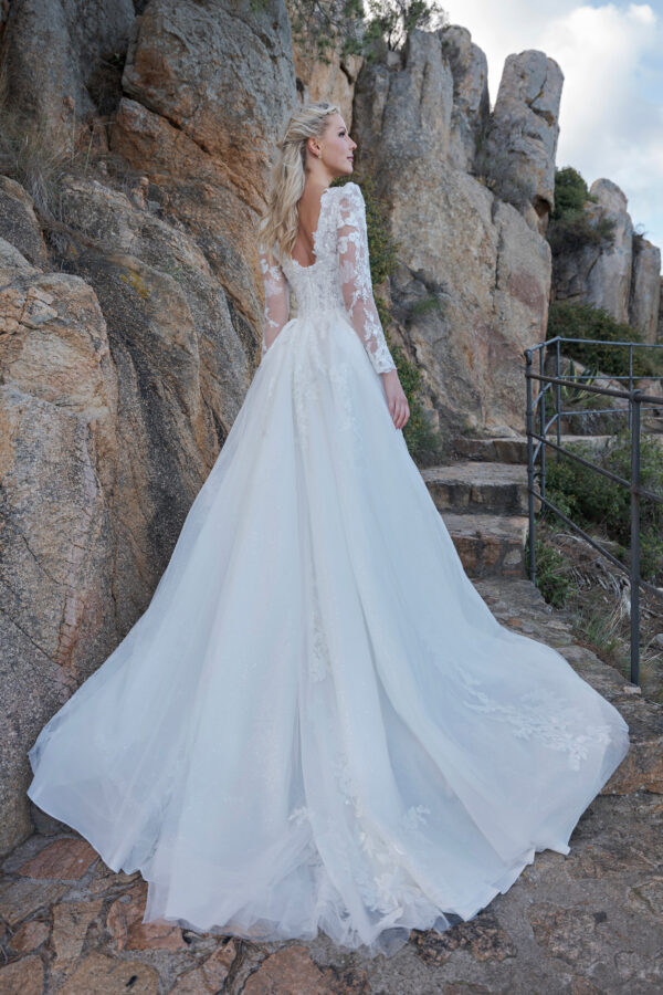 Amera Vera 2024 ivory Brautkleid B2414 (2) Angelex Princess das Hochzeitshaus Brautmode in Singen