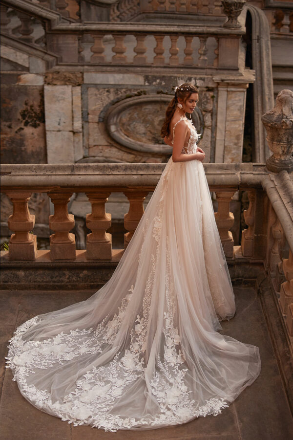 Dama Couture 2024 ivory Brautkleid Sandi dama couture 3 Angelex Princess das Hochzeitshaus Brautmode in Singen