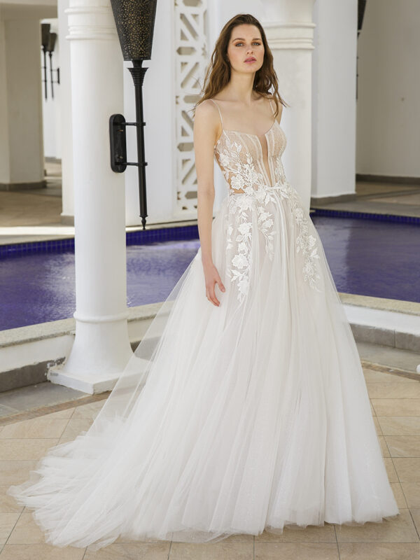 Enzoani Blue 2024 ivory Brautkleid 24 Blue PRO REIKO Fro2 Web Angelex Princess das Hochzeitshaus Brautmode in Singen