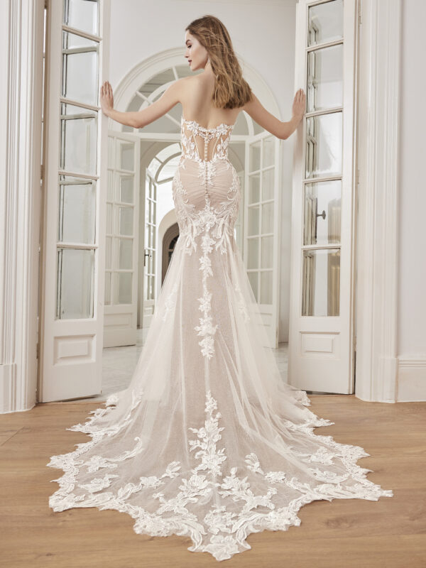 Enzoani Etoile 2024 ivory Brautkleid 24 Etoile PRO CHEYENNE NoStraps Bac Web Angelex Princess das Hochzeitshaus Brautmode in Singen
