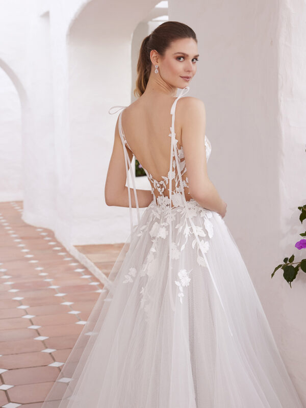 Enzoani Love 2024 ivory Brautkleid 24 Love PRO CLOVER Clo2 Web Angelex Princess das Hochzeitshaus Brautmode in Singen