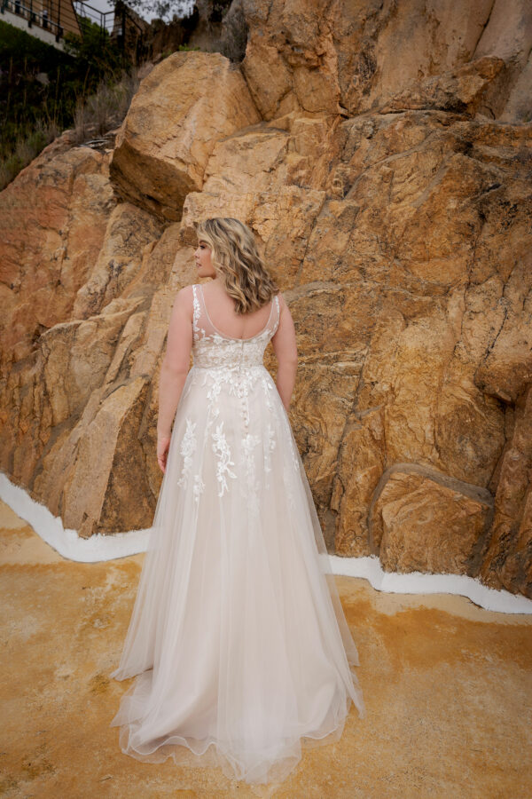 Lohrengel Molly Monroe 2024 Curvy Plus Size Brautkleid LB204 (3) Angelex Princess das Hochzeitshaus Brautmode in Singen