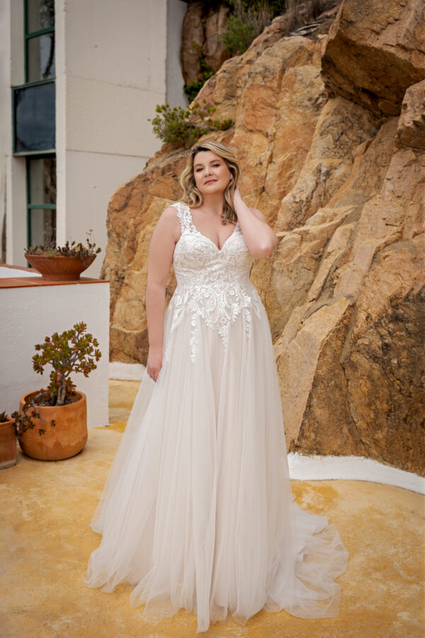 Lohrengel Molly Monroe 2024 Curvy Plus Size Brautkleid LB223 (1) Angelex Princess das Hochzeitshaus Brautmode in Singen