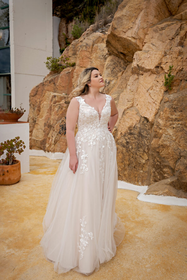 Lohrengel Molly Monroe 2024 Curvy Plus Size Brautkleid LB229 (1) Angelex Princess das Hochzeitshaus Brautmode in Singen