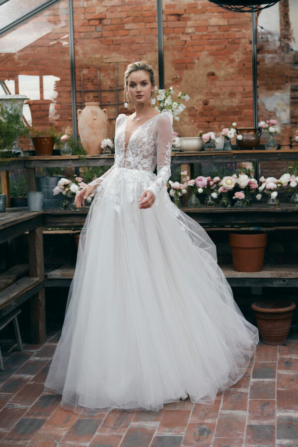 annais ola la 2024 ivory Brautkleid Laura with sleeves Angelex Princess das Hochzeitshaus Brautmode in Singen