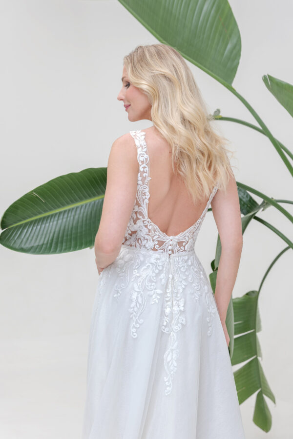 Amera Vera Kollektion 2025 Brautkleid B2530 (4) Angelex Princess Hochzeitshaus Brautmode Singen