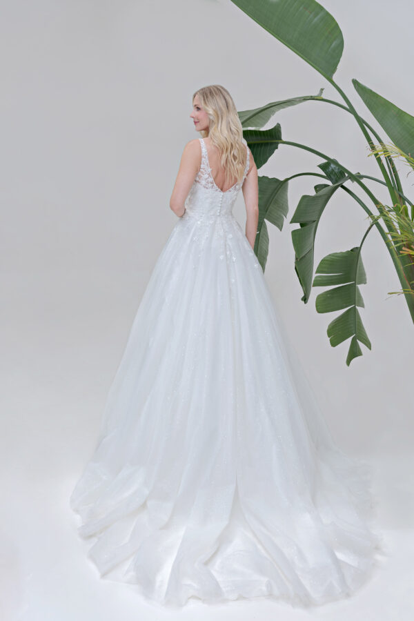Amera Vera Kollektion 2025 Brautkleid B2535 (3) Angelex Princess Hochzeitshaus Brautmode Singen