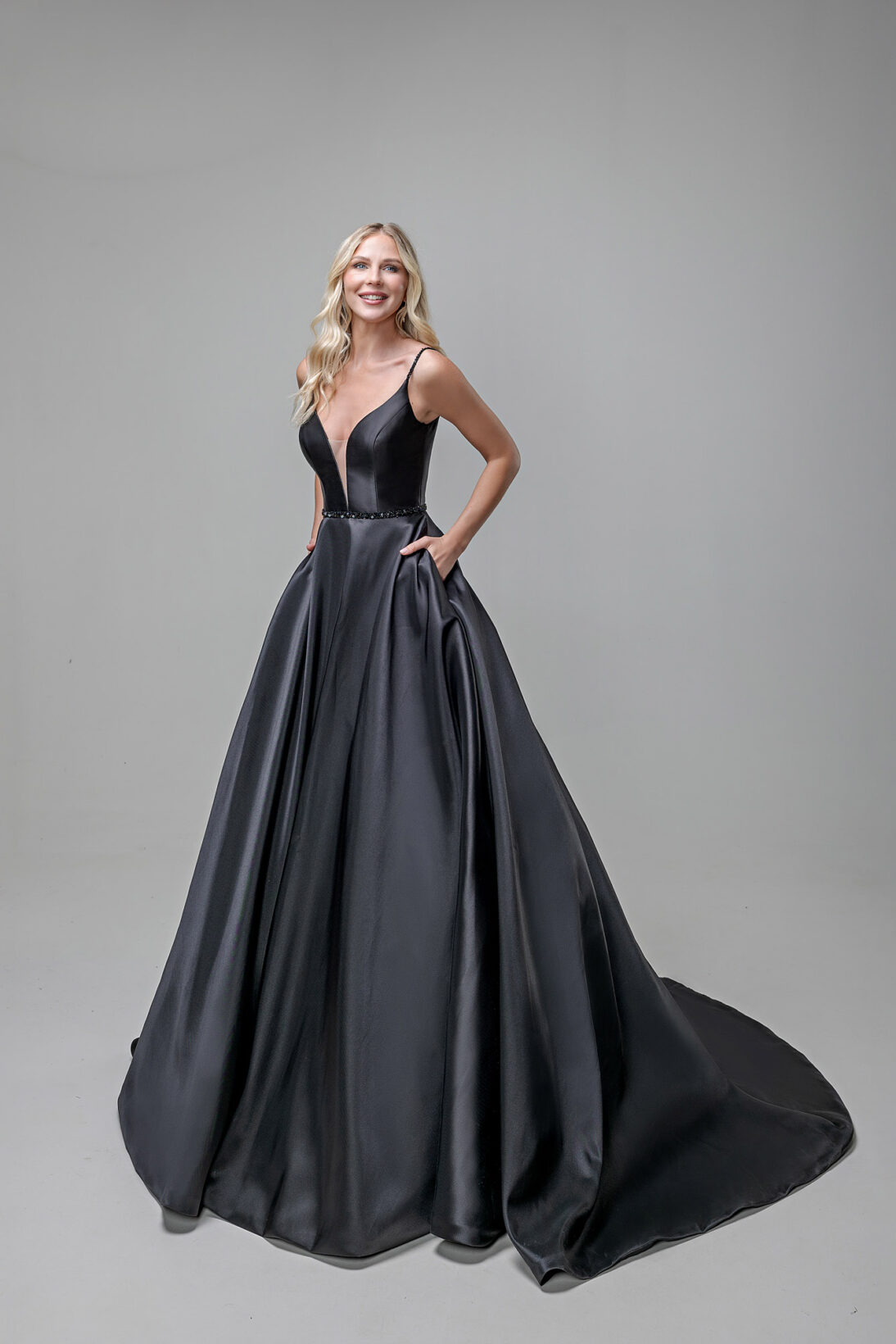 Miss Beautiful Bride Kollektion 2025 Brautkleid schwarz MGB152 (1) Angelex Princess Hochzeitshaus Brautmode Singen